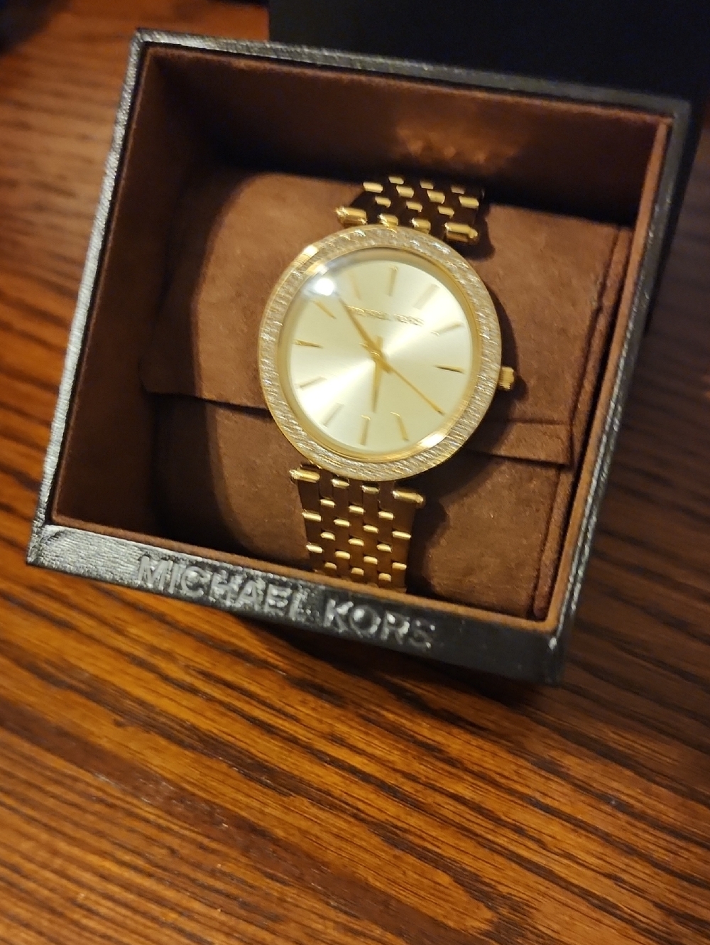 Michael Kors MK3191 Gold Tone Watch Like New - Picture 10 of 10